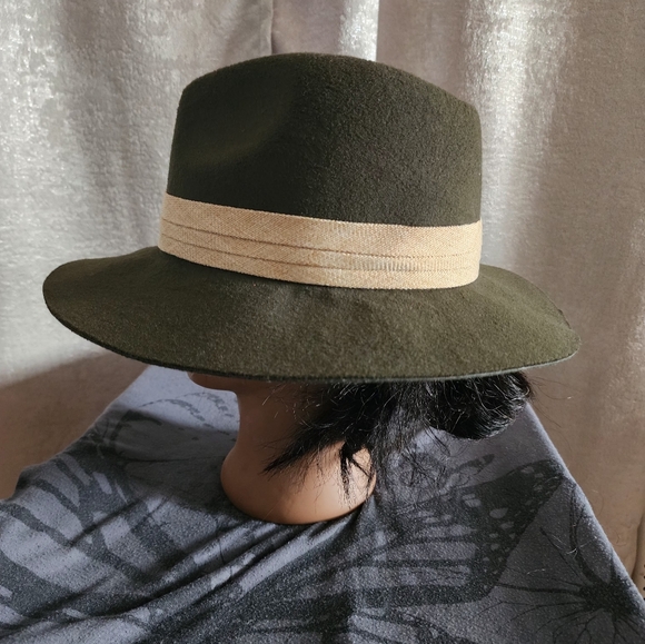 Hat - Picture 4 of 7